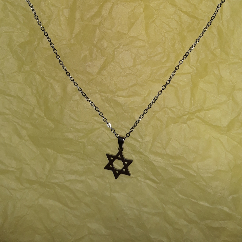 Star of David Necklace Small Star Pendant Charm on 18-22" Silver Chain NEW